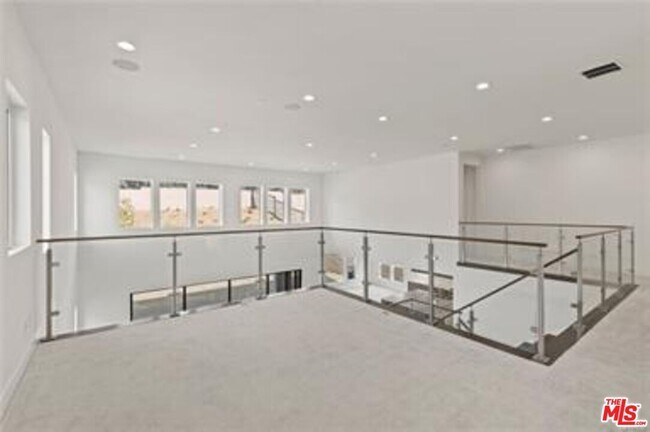 Building Photo - 20568 Edgewood Ct