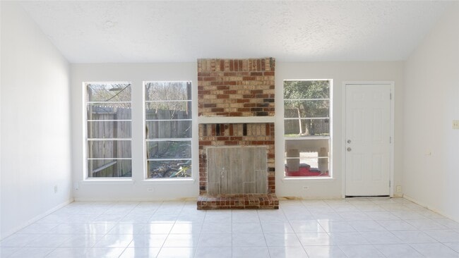 Building Photo - 9102 Benthos Dr