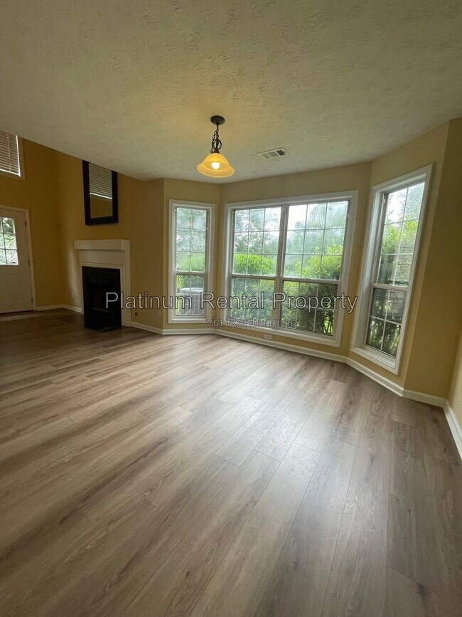Building Photo - 810 Camelon Ct