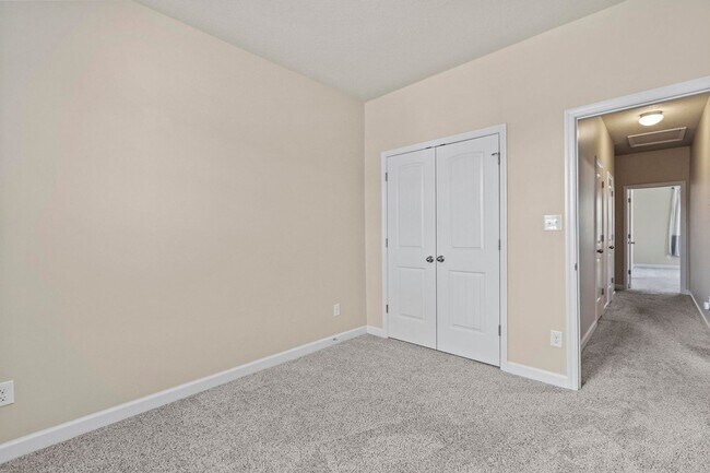 Building Photo - Holly Ridge Townhouse For Rent!