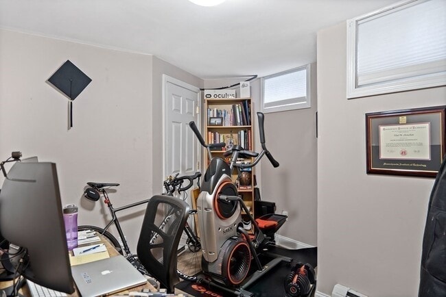 Building Photo - 35 Fulkerson St