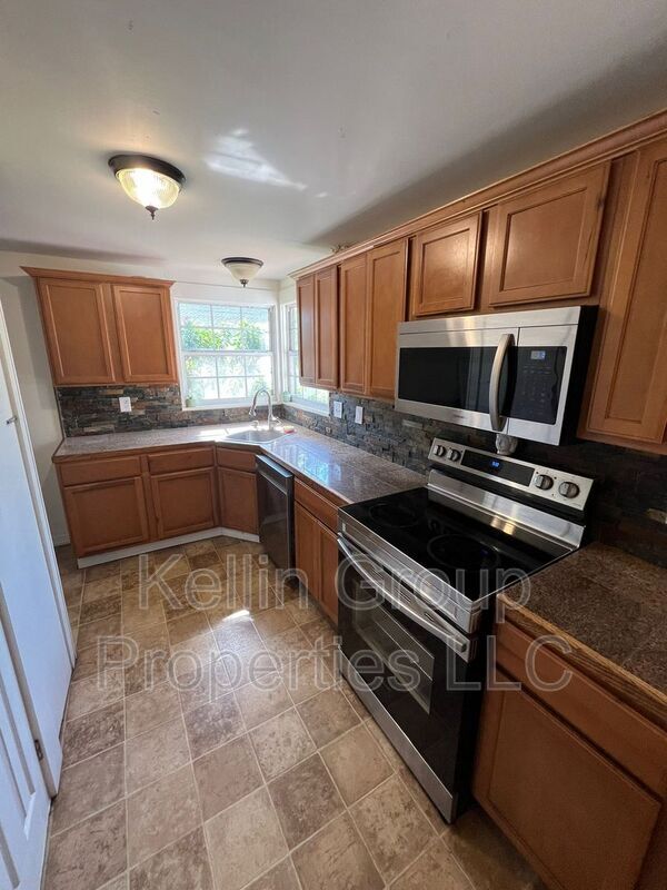 Building Photo - 129 Tuscarora St