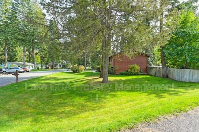 Building Photo - 12616 N Emerald Dr