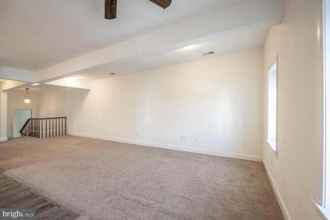 Building Photo - 30 W State St