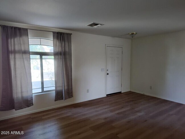 Building Photo - 33344 N Roadrunner Ln