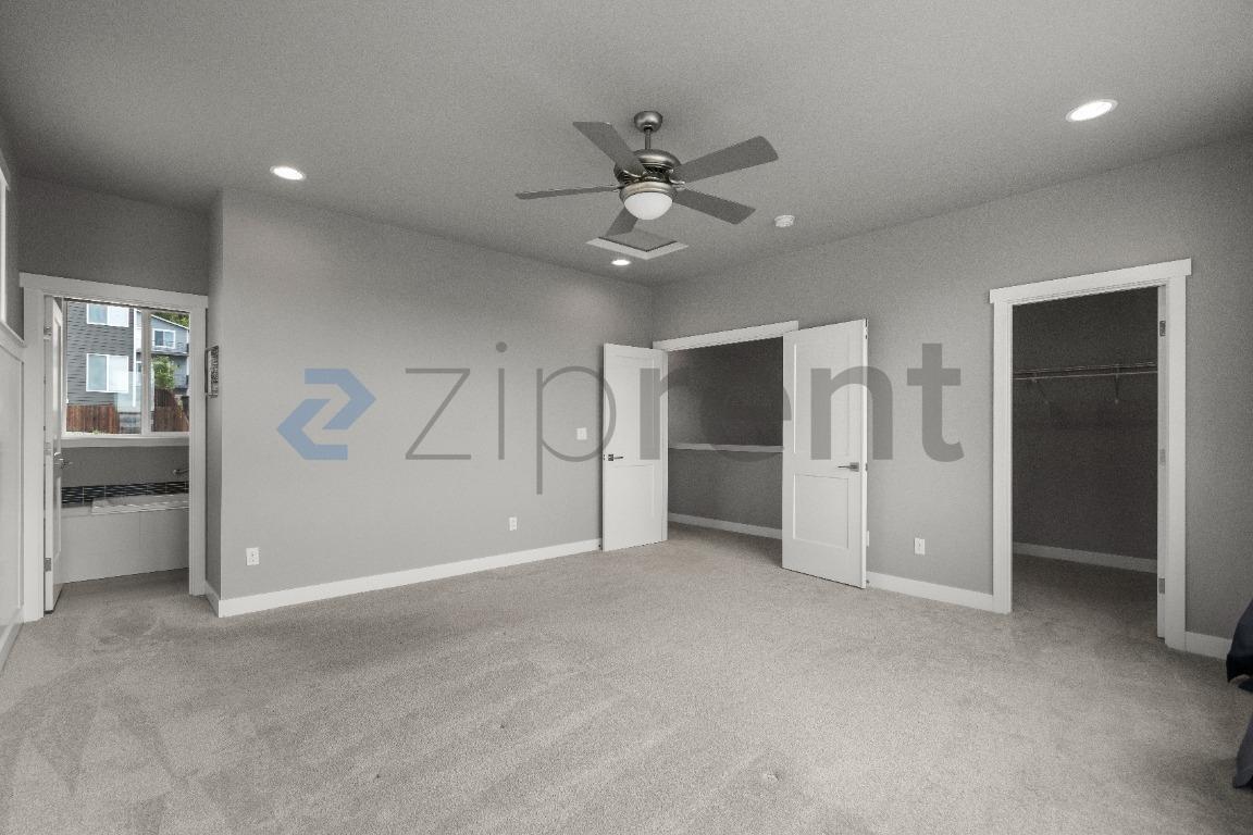 Building Photo - Unit