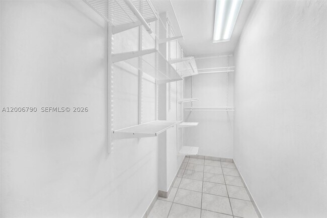 Building Photo - 5313 Collins Ave