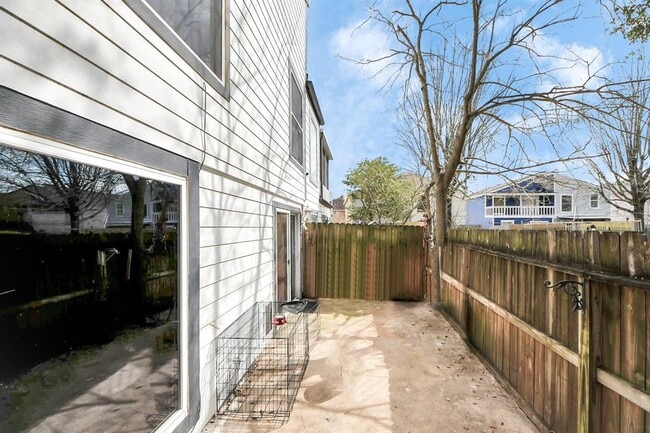 Building Photo - 18122 Kings Row
