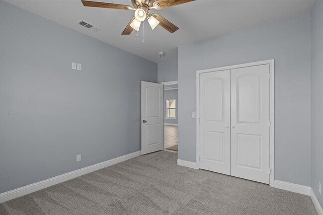 Building Photo - 16110 Red Deer Ave