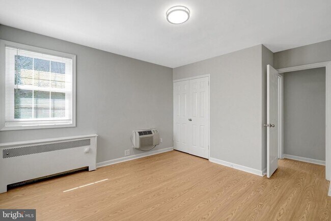 Building Photo - 206 N Trenton St