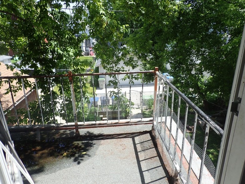 Building Photo - 2816 N Fratney St