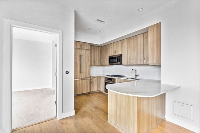 Building Photo - 10 Shipyard Dr