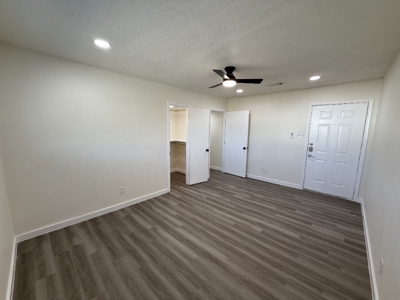 Building Photo - 5221 Bonita Ave