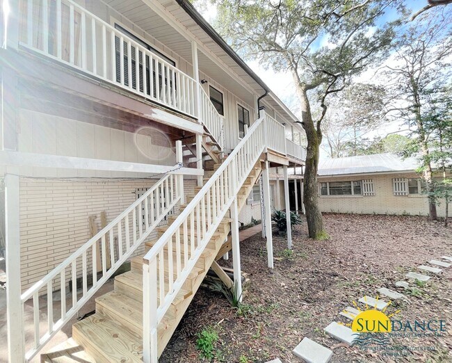 Building Photo - 45 Warwick Dr
