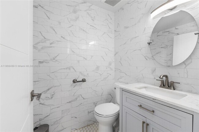 Building Photo - 10931 SW 10th Pl