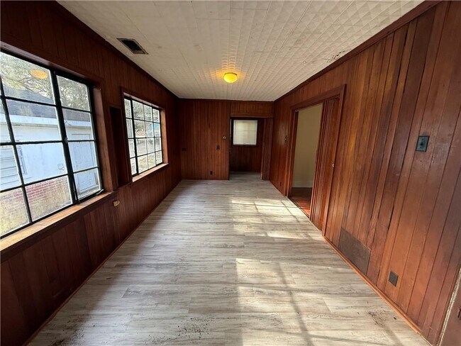 Building Photo - 312 Grant St