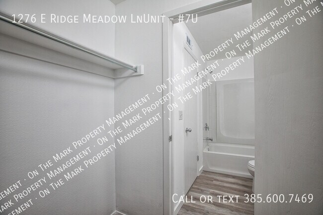 Building Photo - 1276 E Ridge Mdw