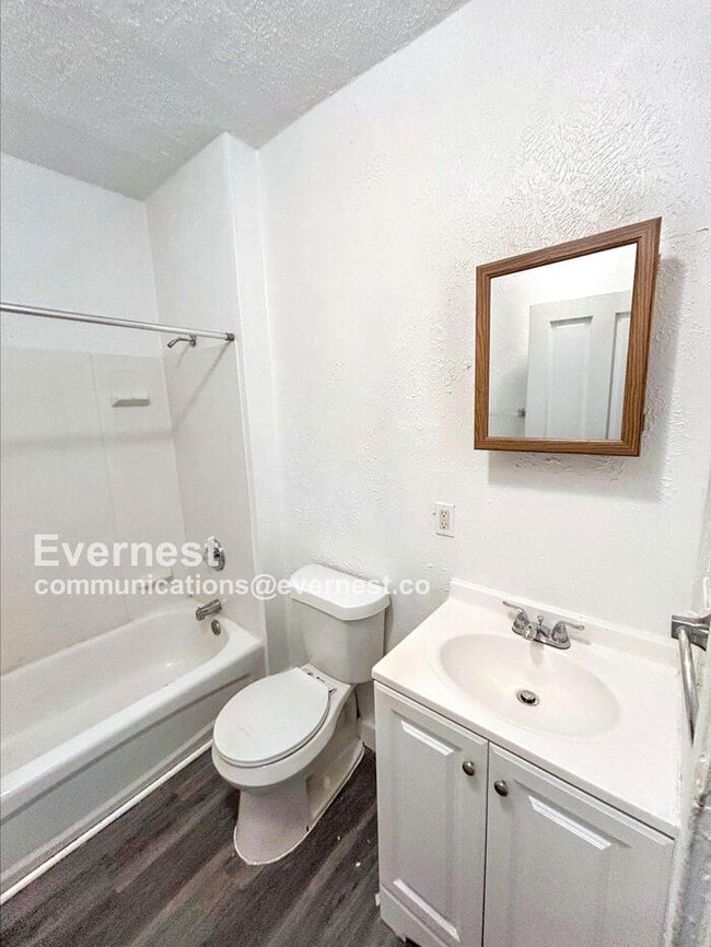 Building Photo - 3114 E 98th St