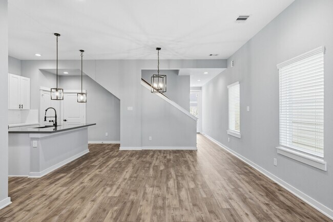 Building Photo - 411 Stonework Garden Ln