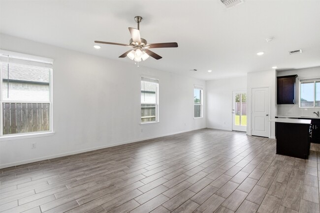 Building Photo - 6815 Ivory Sedge Trl
