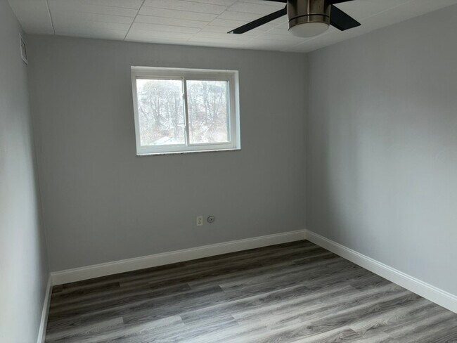 Building Photo - 3457 Evergreen Rd