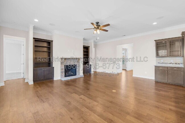 Building Photo - 4004 Petersburg Dr