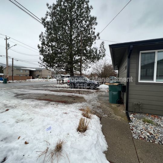 Building Photo - 1617 E 3rd Ave