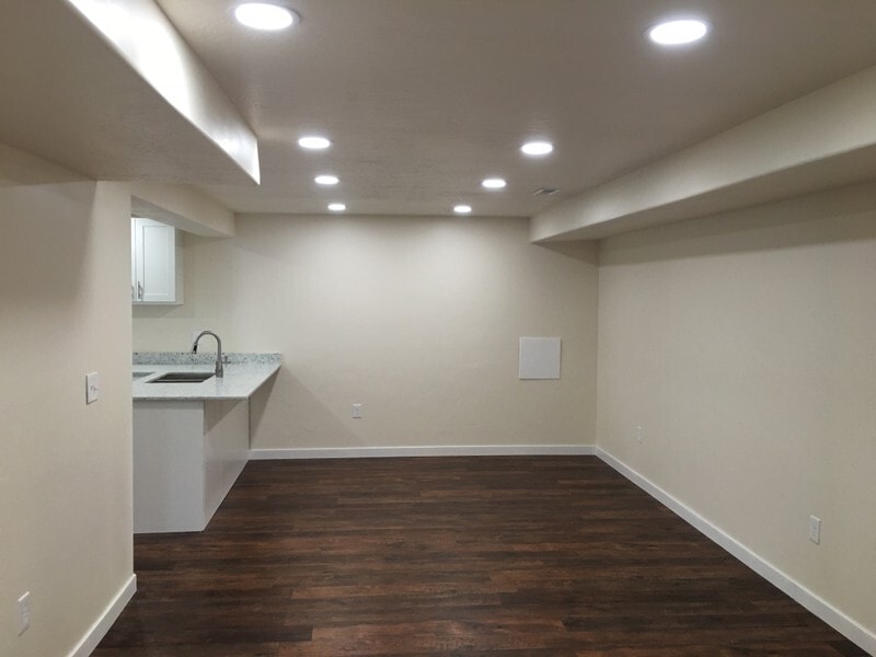 Building Photo - 287 W 500 N