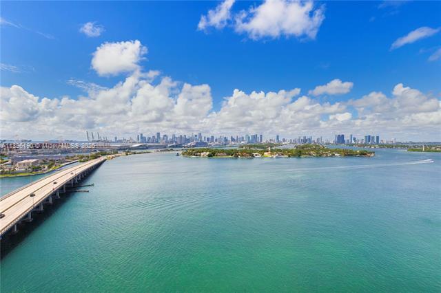 Building Photo - THE BENTLEY BAY CONDO