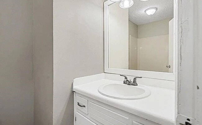 Building Photo - 4460 Marjorie Rd SW