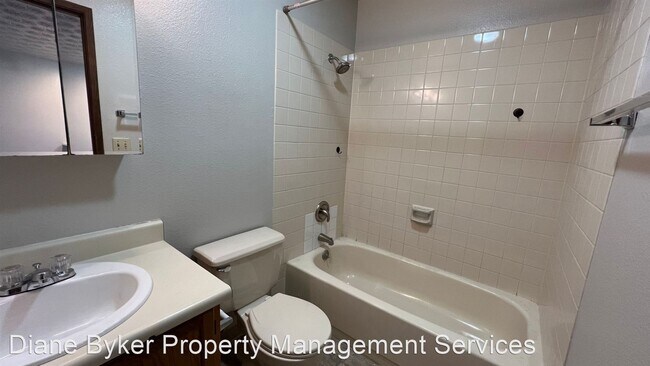 Building Photo - 1 br, 1 bath House - 10250 Jamestown Drive...