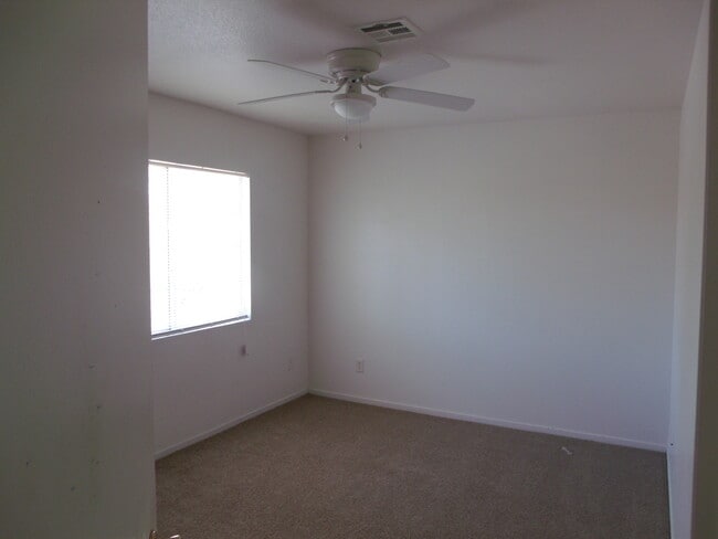 Building Photo - Large Single Family Home in Northwest