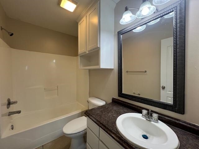 Building Photo - 2720 Camelot Dr