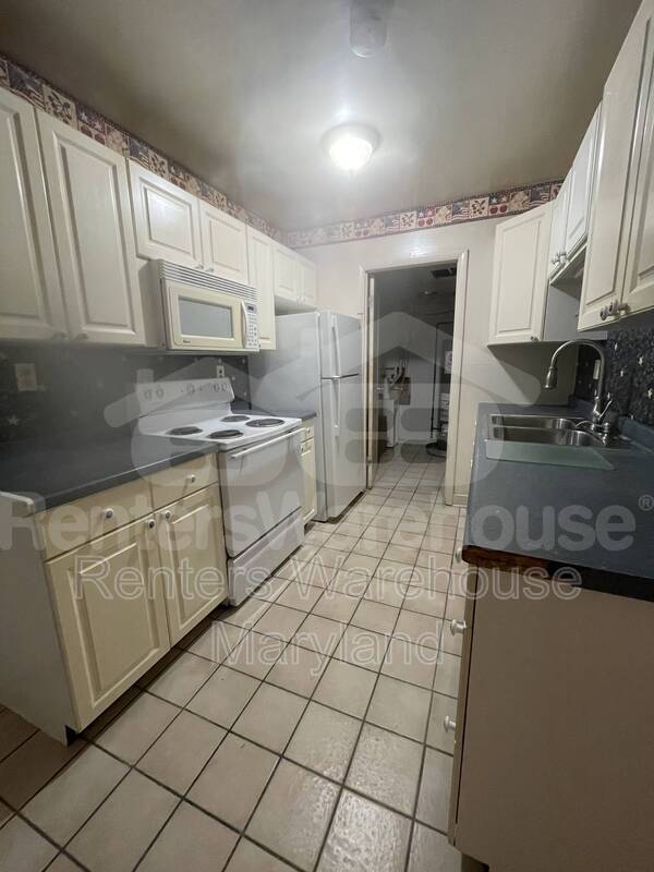 Building Photo - 931 Topview Dr