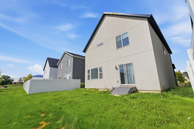 Building Photo - 506 S Highpoint Dr
