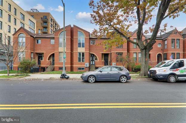 Building Photo - 715 8th St NE