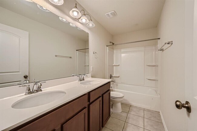 Building Photo - 303 Duroc Dr