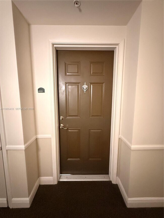 Building Photo - 610 Clematis St