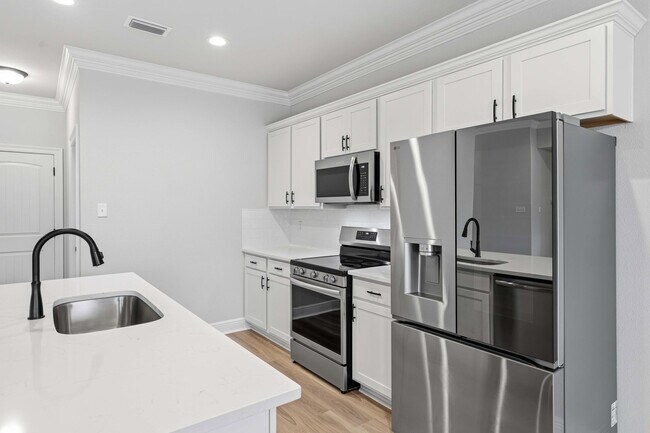 Building Photo - 4630 Jayhawk Dr