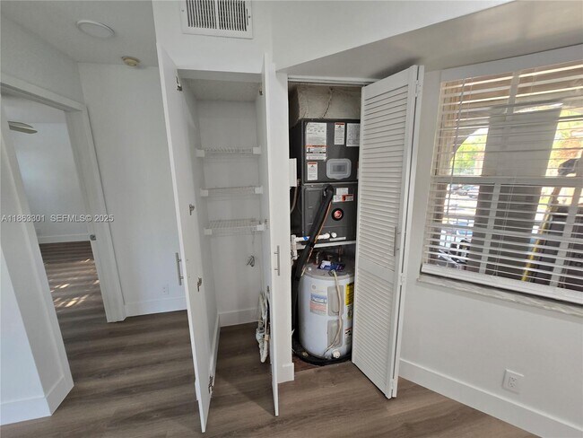 Building Photo - 8886 SW 3rd St