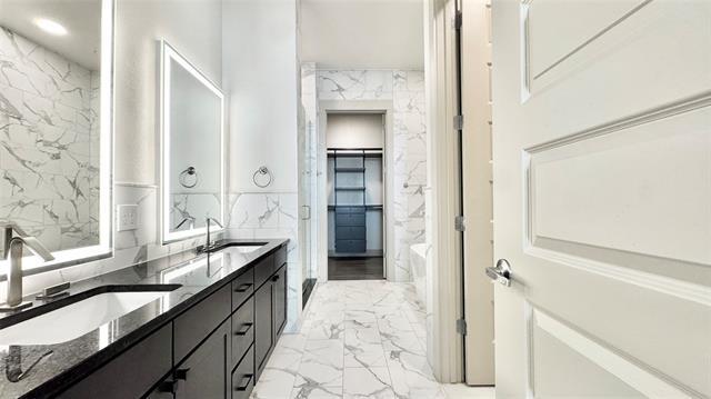 Building Photo - 3330 Oak Grove Ave