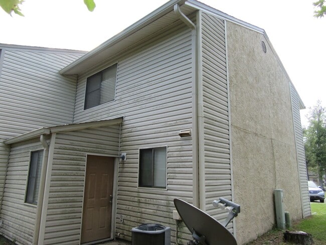 Building Photo - 804 West St