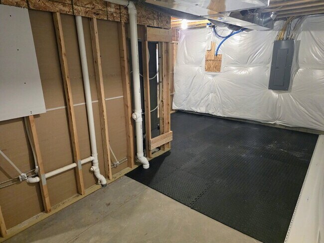 Building Photo - 701 Bradford Dr