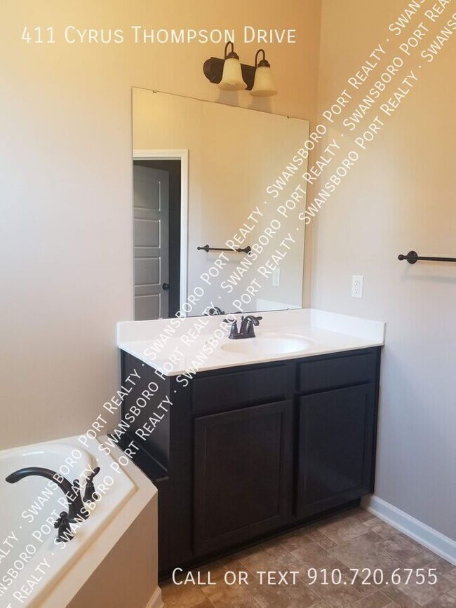 Building Photo - 411 Cyrus Thompson Dr