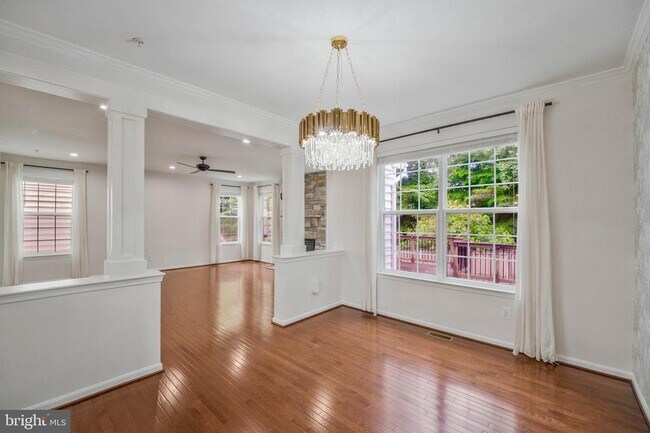 Building Photo - 3461 Eagle Ridge Dr