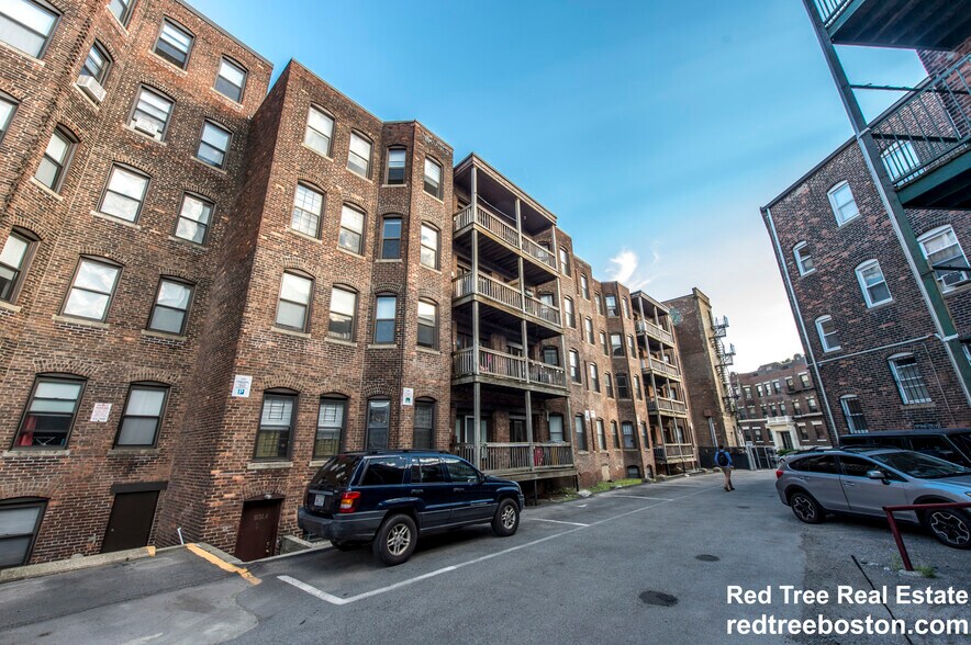 Building Photo - 1137 Commonwealth Ave