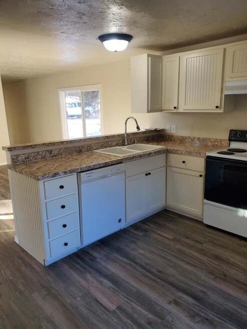 Building Photo - 4001 E Denison-Chattaroy Rd