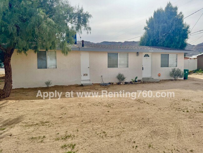 Building Photo - Cute and Cozy 2 Bed Home!