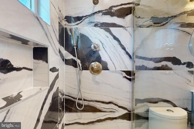 Building Photo - 511 N Paxon St