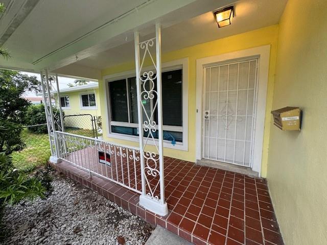 Building Photo - 3 bedroom in Hollywood FL 33021